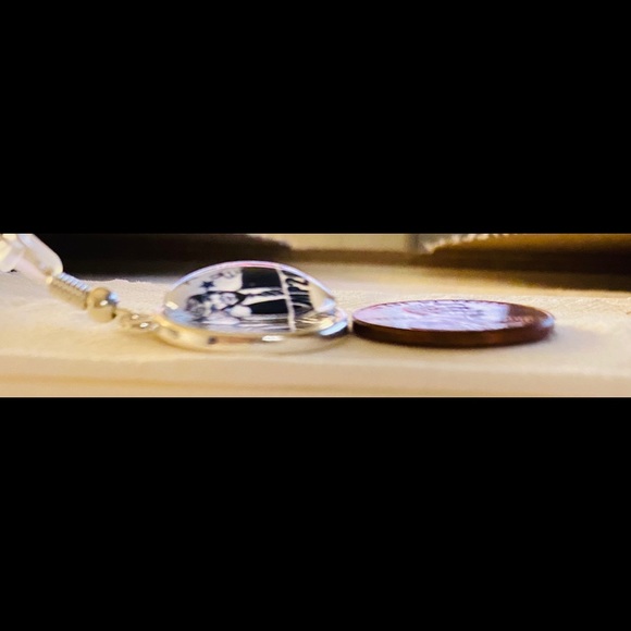 Trump MAGA 2020 silver tone earrings thumbs up! - Picture 3 of 3